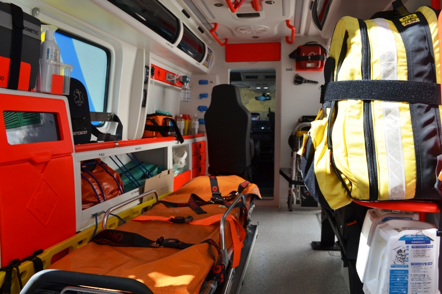 Operatore 50enne che stava raccogliendo rifiuti trovato deceduto a 200 metri dal suo mezzo