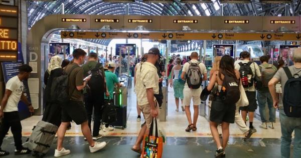 Guasto alla stazione di Milano Centrale, treni in ritardo fino a un'ora