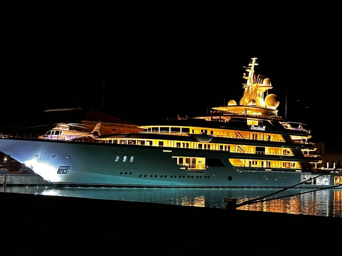 Il ricevimento dell’ambasciatore Usa sul suo mega-yacht ormeggiato a Siracusa, chi c’era