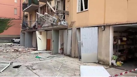 Esplosione in via Longo a Bergamo, il tubo del gas era staccato: nove feriti e cinquanta sfollati