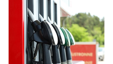 Il costo di benzina e diesel in Calabria è il più alto d’Italia: il diesel supera i 2 euro al litro · LaC News24
