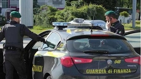 Fatture false e sistema di banking clandestino, la Guardia di finanza esegue un sequestro da 21 milioni in tre regioni
