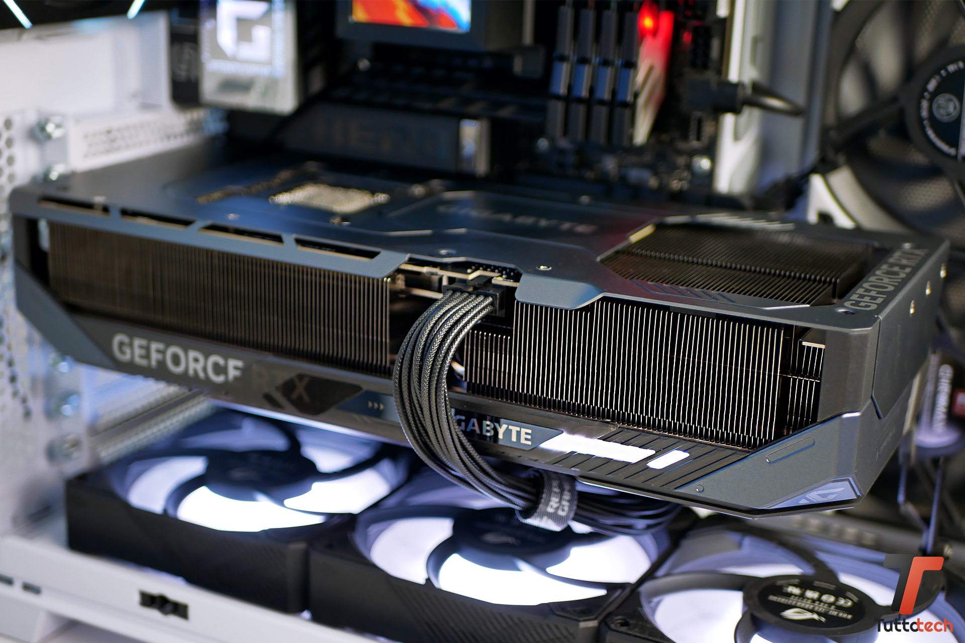 NVIDIA starebbe preparando la GeForce RTX 5090 SE: possibili specifiche e cosa cambia rispetto alla RTX 5090