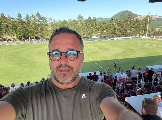Uomo trovato carbonizzato nella notte: è il giornalista sportivo Luca Esposito, si indaga per omicidio