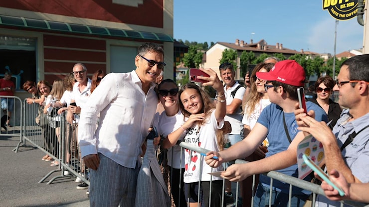 Marco Liorni, Fabrizio Gifuni, l'economia spiegata da Bottero e Pira a Dogliani - La Stampa