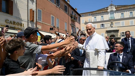 Il Papa: «Non lasciamo che i venti di guerra spengano la fiammella della pace»