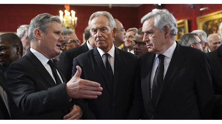 Blair attacca il Labour di Starmer: Tornare al centro. Il partito: Ignora le disuguaglianze - Il Fatto Quotidiano