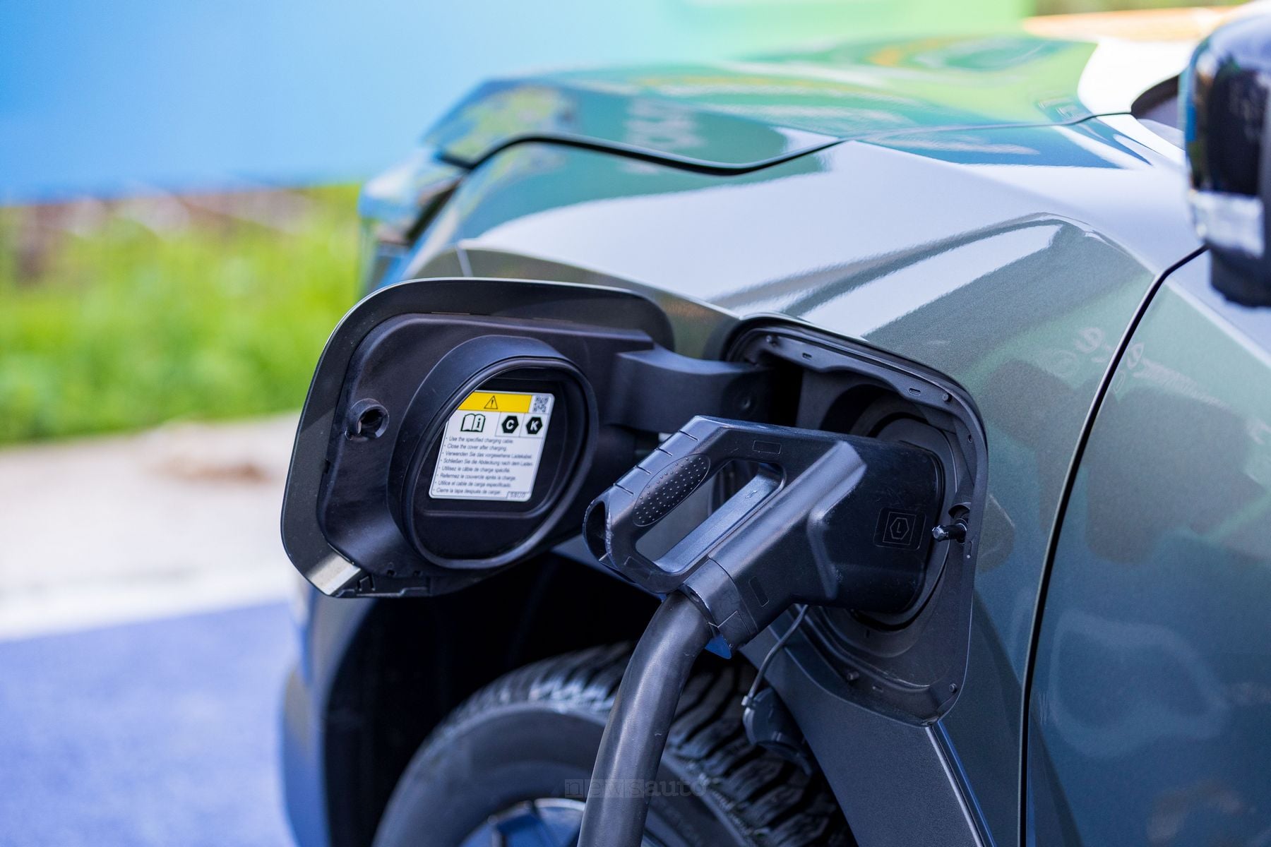 Incentivi distributori carburante: fino a 60.000 euro per colonnine e carburanti alternativi