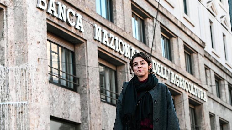 Commemorazione piazza Fontana. Matilde, 18 anni, la voce dei giovani sul palco: Ricordare per non ripetere gli errori - Il Giorno