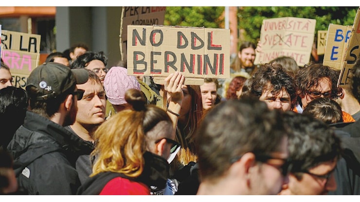 Le parole di Bernini agli studenti sono inaccettabili - Il Fatto Quotidiano