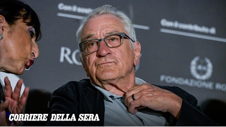 Robert De Niro a Roma, bagno di folla a Trastevere per il cinquantenario di “Novecento”